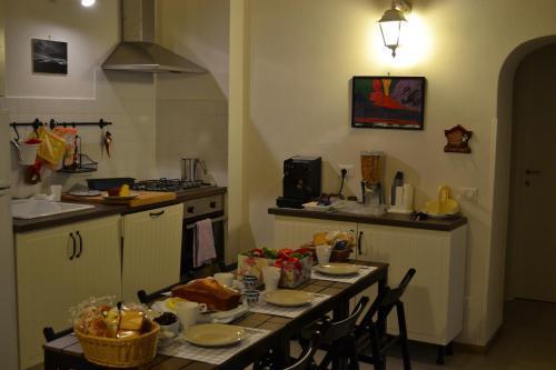 Monaciello 3*